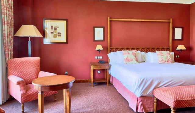 Inviting Room for Leisure Stays Near Historical Ávila – 3 Miles