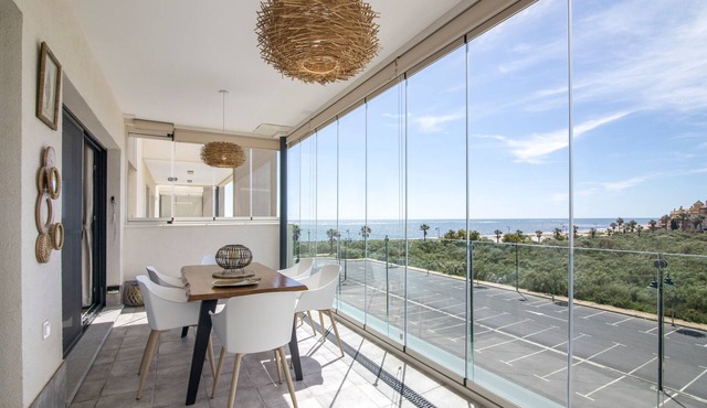 Isla Canela Deluxe Beachfront Apartment. Los Flamencos