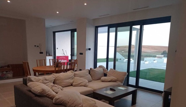 Jerez de la Frontera golf course chalet with pool next to speed circuit