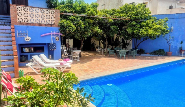 La Casa De Illora, swimming pool, fireplace, barbecue, in the town center