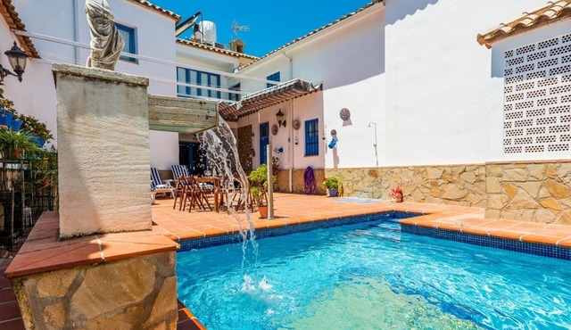 La Casa de Maíta Encinas Reales by Ruralidays