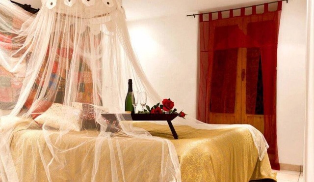 La Casa Verda, is a Rural Suite, completely restored and decorated in Arabic style.