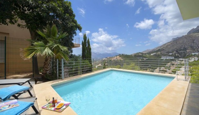 La Estrella by Interhome
