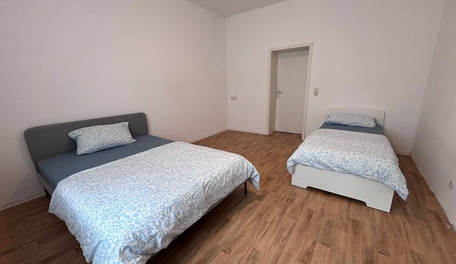 Large flat with separate rooms for 8 guests STPh in Zeitz
