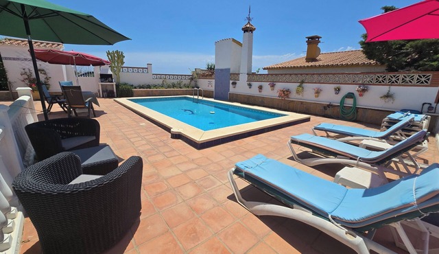 Large villa with a beautiful view of the sea. Very private and close to the beach