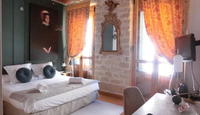 Les Monges Palace Boutique