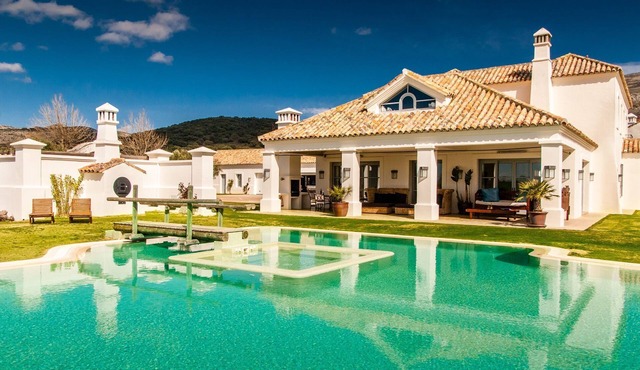 Llanos Resort - Seven Bedroom Villa, Sleeps 14