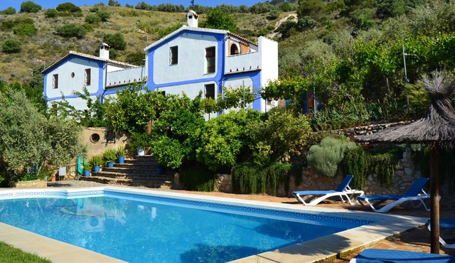 Loft type, pool, terrace, wifi, mountain views, sunsets.