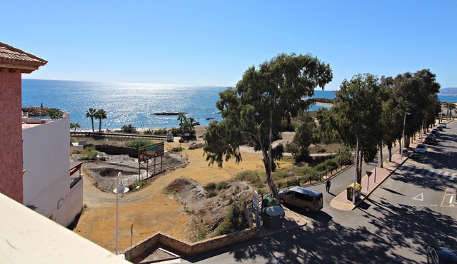Los Fenicios Penthouse - 100m beach, sea views, WiFi