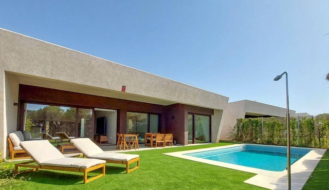 Lovely home in Aljaraque with private swimming pool, can be inside or outside