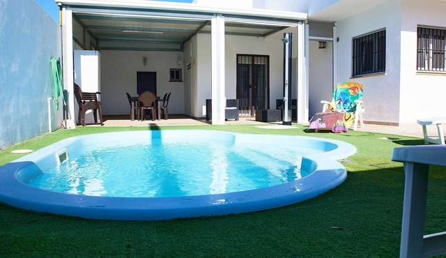 Lovely home in Barbate with WiFi