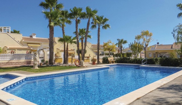 Lovely home in Quesada-Rojales with lake view