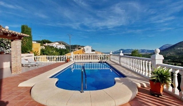 Lovely Villa with gorgeous views - Sleeps 6 (Heated Pool)