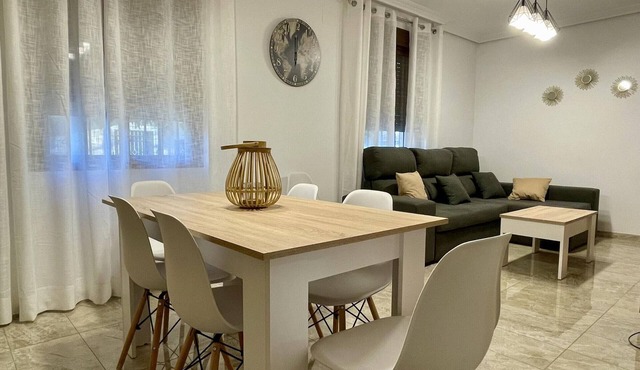 Luxueuse Maison à Deux Étages, Près de Sites Touristiques et Restaurants à Córdoba