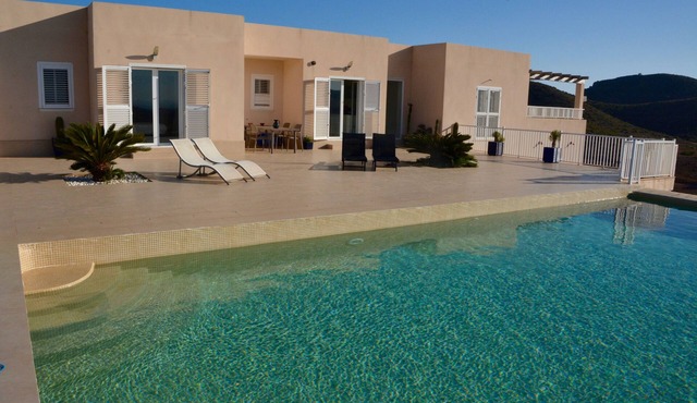 Luxurious Villa with private pool and stunning views