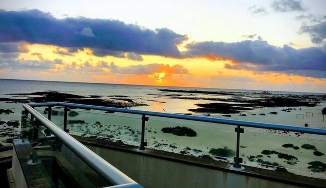 Luxury 2 bed Penthouse Apartment on El Cotillo beach stunning views. Marfolin 18
