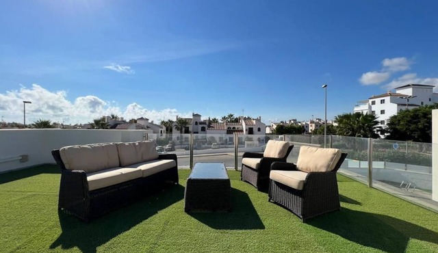 Luxury 3 Bed 2 Bath Villa, Private Pool, Beaches, Golf & Sun
