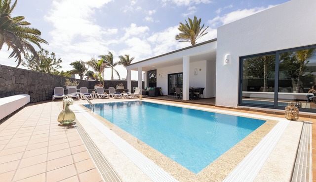 Luxury villas Mamma Mía Villa A Parking & pool private