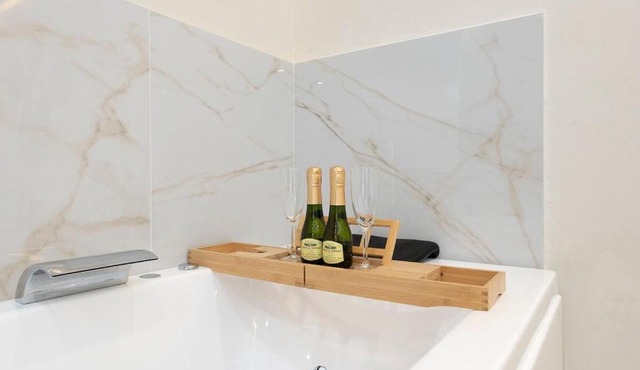 Málaga EXCLUSIVE Apartment Jacuzzi - by N&N LUXE PROPERTIES