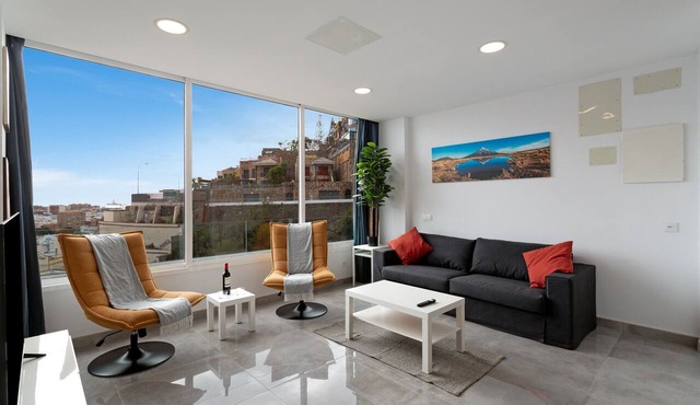 Modern Loft Las Palmas Views – 2 En-Suite Rooms