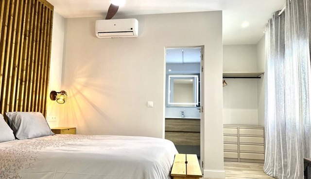 Modern, functional studio 15 min from center with Wi-Fi and air conditioning
