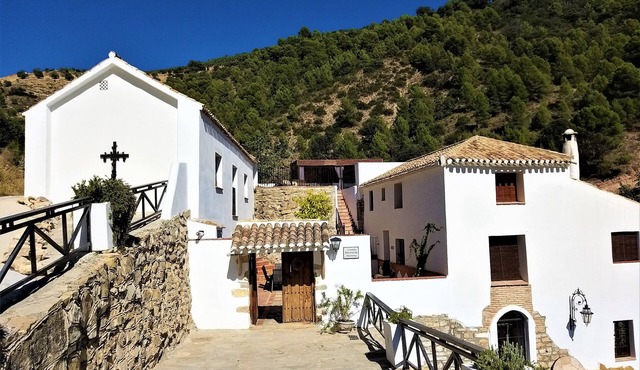 Molino Mairena villa in the middle of nature with heated pool