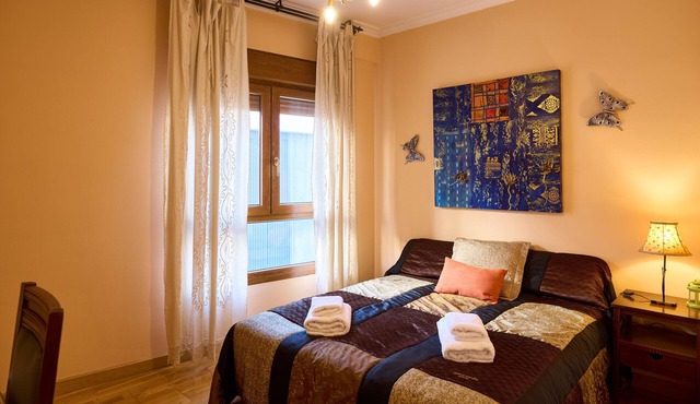 "Montilla Turismo Vacacional Ttluga" Family-Friendly Apartment with Balcony & Wi-Fi