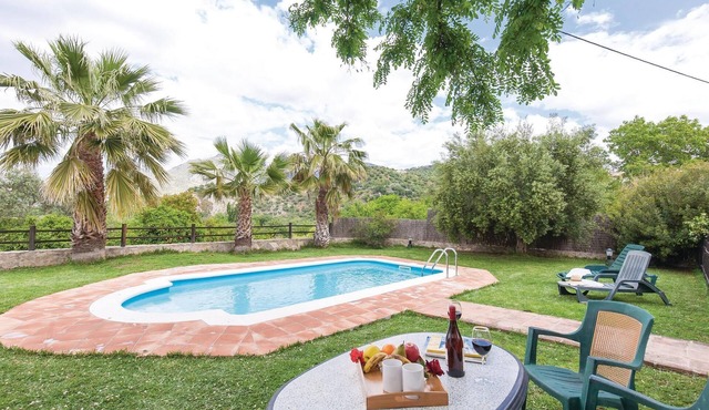 Nice home in Zahara de la Sierra