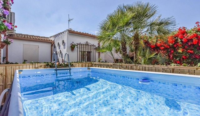 Nice home in Córdoba with WiFi