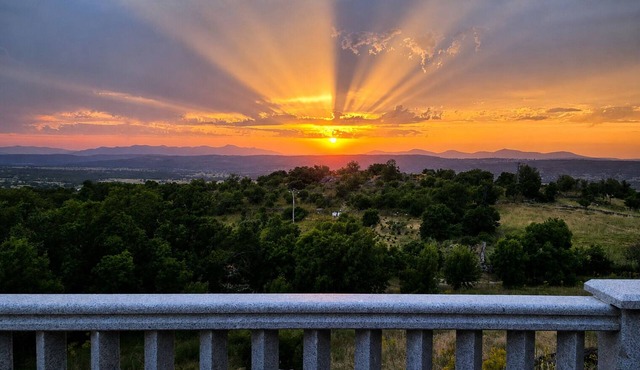 Panoramic Terrace, Sunsets, Nature and Stargazing in the Sierra de Béjar