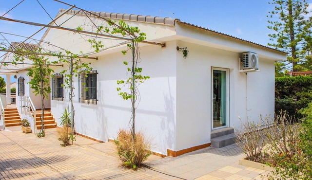 Pet friendly home in Cartagena with WiFi