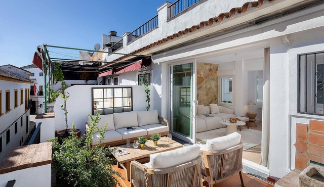 Private Terrace & Views. Manriquez