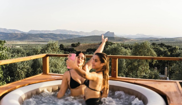 Private Villa with Outdoor Jacuzzi Surrounded by Nature
