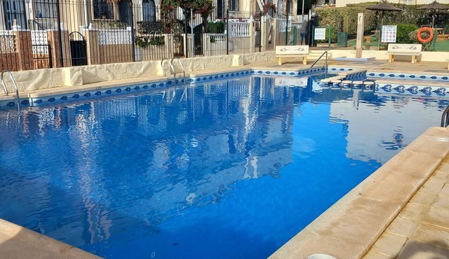 Refurbished 2-Bed La Florida Apt · Emerald Isle Pool & Beach Nearby