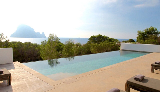 Rent this Luxury Villa with Private Pool, Ibiza Villa 1301