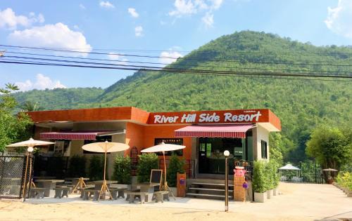 River Hill Side Resort in Ban Tha Thong Mon