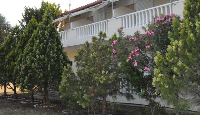 Rossa Studios in Kalamos
