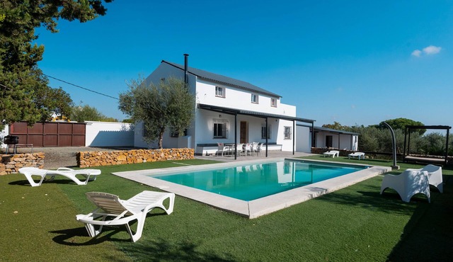 Rural House 'Valle Verde' with Private Pool, Wi-Fi & Air Conditioning