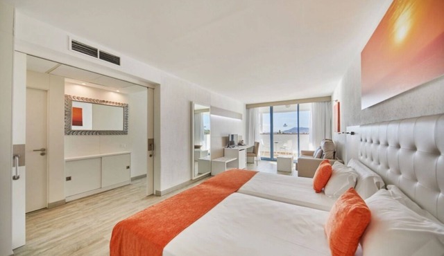 Sandos Papagayo - Family room