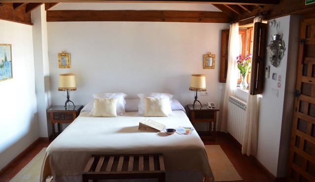 Santa Isabel la Real Hotel