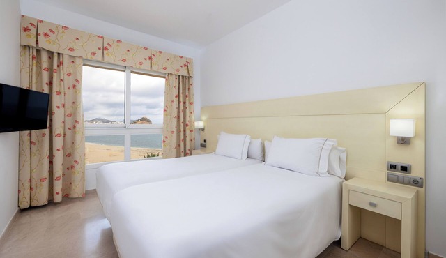 Senator Águilas Hotel
