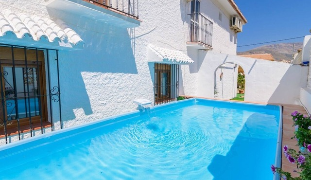 Sierra Tejeda - Patio Naranjos Alcaucín by Ruralidays