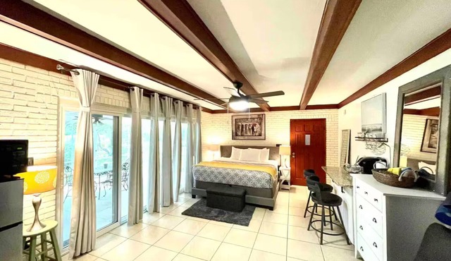 Spacious Studio Unit right across from TMH in Tallahassee