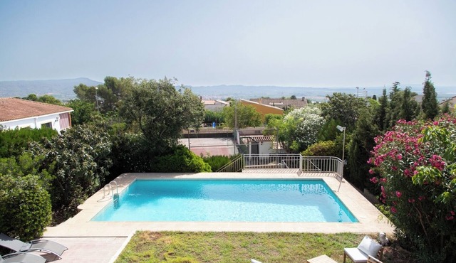 Spacious Villa w/Private Pool, Tennis Court and BBQ