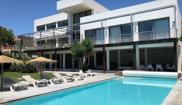 Spectacular beachfront villa, Mazagón. Huelva.