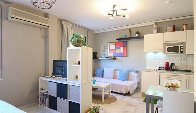 Studio Apartment 'Casa Curro' with Wi-Fi and Air Conditioning