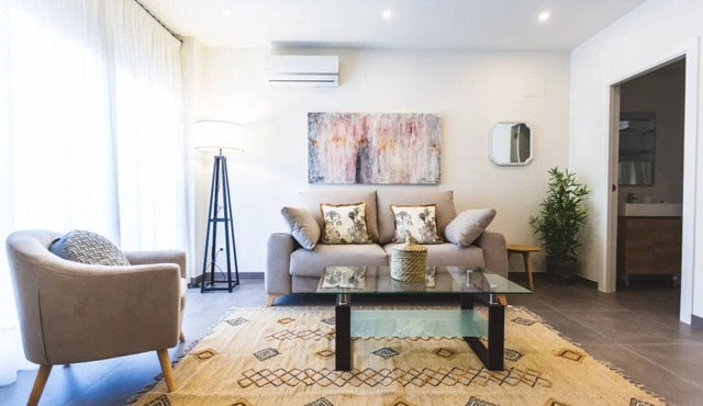 Studio Apartment 'Flores De Cordoba Azahar 1' with Wi-Fi and Air Conditioning