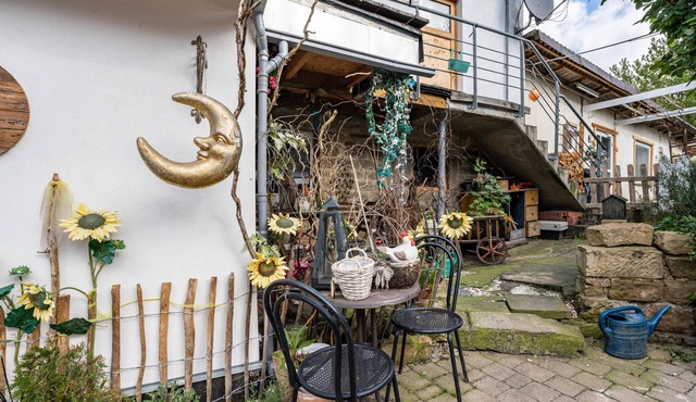Studio Apartment 'Hobbit Lounge' with Shared Pool, Private Terrace and Wi-Fi in Eppingen