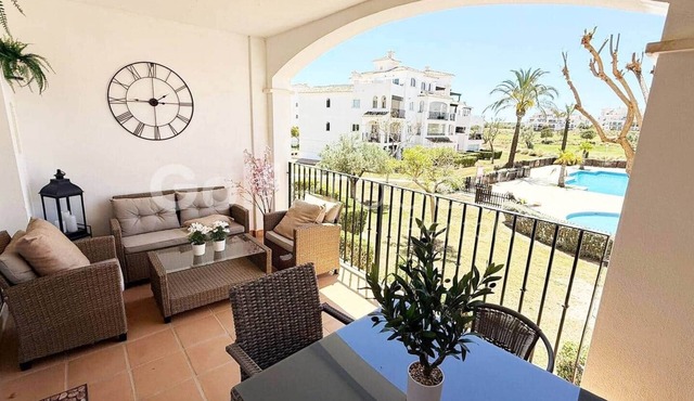 Stunning 2 Bedroom Apartment, AC, WIFI, Pool Views