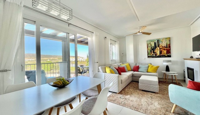 Stunning apartment with lovely pool and golf views